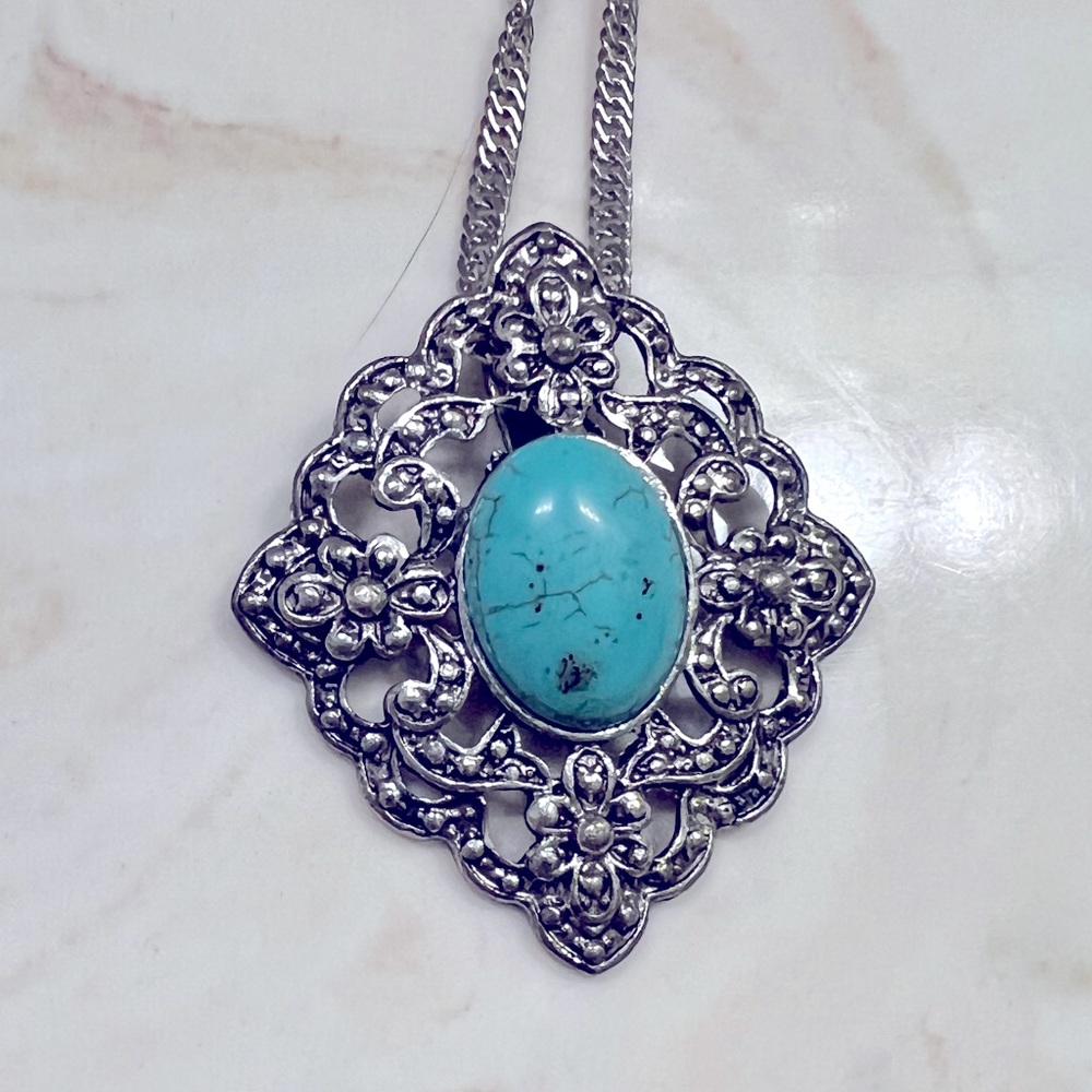 Beautiful turquoise necklace